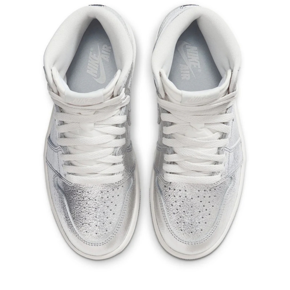 Women's Air Jordan 1 Retro High OG 'Chrome' - Metallic Silver/Photon Dust - Picture 2 of 11